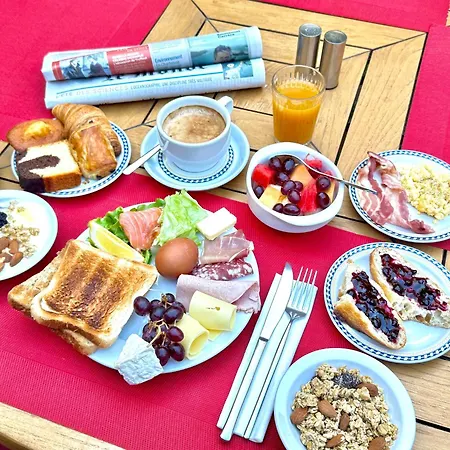 アルハンブラ 3* パリ