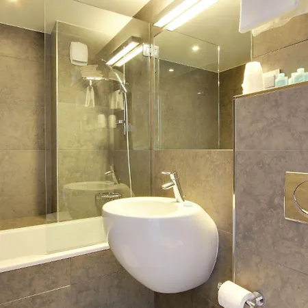 アルハンブラ ホテル パリ