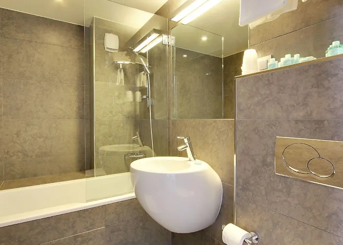 Alhambra Hotel Paris