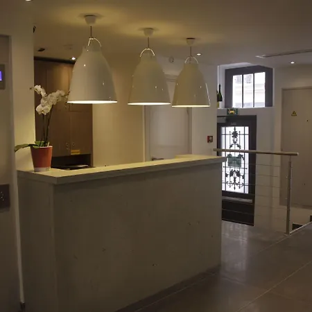 Alhambra 3* Париж