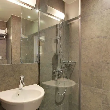 Alhambra 3*