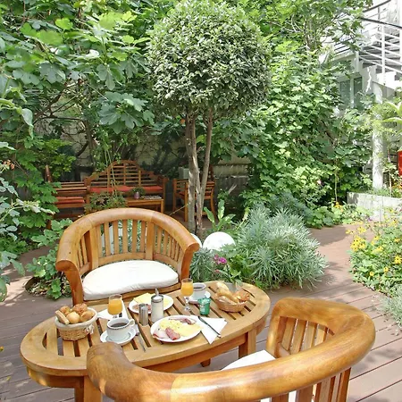 Отель Alhambra 3*