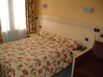 Alhambra 3* Parigi