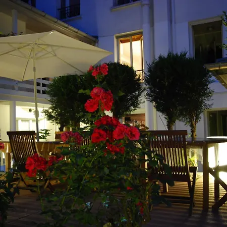 Ξενοδοχείο Alhambra 3*