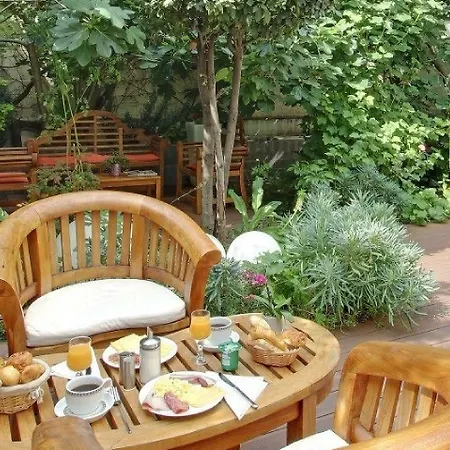 מלון Alhambra